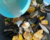 Foto langkah ke 7 dari resep Kerang Saos Padang.