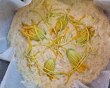 Foto del passaggio 5 della ricetta Schiacciata ai fiori di zucca