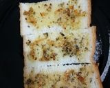 A picture of step 5 of Instant garlic bread.