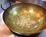 รูปขั้นตอนการทำที่ 1 ของ Stir fried spicy angel-wing clams