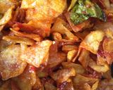 Foto langkah ke 5 dari resep Kering kentang kriuk pedes manis.