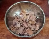 Foto langkah ke 2 dari resep # 160 : Cumi Asin Pete Tumis Pedas.
