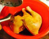 Hình bước làm 4 của món Đùi gà nướng bằng nồi cơm điện
