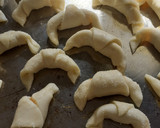 Foto del paso 2 de la receta: Mini medialunas con dulce de leche, ultra fácil! Con pascualina