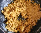A picture of step 2 of Besan ladoo.