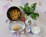 Foto del passaggio 1 della ricetta Pasta con patate e basilico fresco