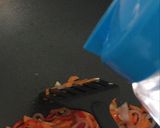 Foto langkah ke 4 dari resep Tumis bayam wortel.