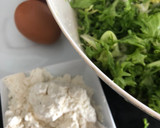 Foto del paso 1 de la receta: Buñuelos de escarola