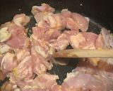 Foto langkah ke 2 dari resep Sup Sosis Ayam Makaroni.