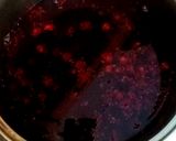 A picture of step 2 of Blackberry jelly.
