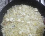 Foto del paso 4 de la receta: Tarta de cebolla y queso al vino blanco (apto para celíacos)