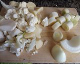 Foto del paso 1 de la receta: Sopa crema de brécol con puerro y ajos, fría o caliente
