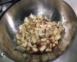 Une image de l'étape 5 de Marinade pour gibier aux cranberries, oignon, thym, vin rouge, échalotes et citron.