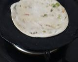 A picture of step 3 of Mutter _Masala Parantha.