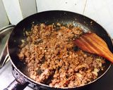 Hình bước làm 4 của món Mì trứng/nui sốt bò băm