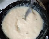 Foto del paso 3 de la receta: Pizza de espinaca salteada con ajo, con salsa blanca de cebolla