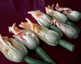 Foto del paso 3 de la receta Flores de calabacín rellenas de queso