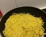 Foto langkah ke 5 dari resep Mie goreng ayam.