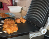 Foto del paso 4 de la receta: Brochetas de pollo Ras El Hanout con tzatziki