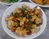 Foto langkah ke 8 dari resep Ayam Goreng Kailan Krispi.