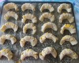 Túrós-sonkás kifli recept fázis 3 fotója