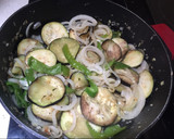 Foto del paso 2 de la receta: Lomos de Atún fresco con verduras y champiñones