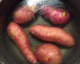 Foto del paso 1 de la receta: Asado al horno con papas y boniato