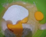 Foto langkah ke 2 dari resep Bolu pisang kukus keju lumer.