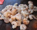 Foto del paso 4 de la receta: Tortillas cuadradas de gambas