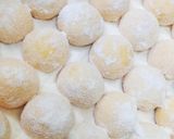 Foto langkah ke 11 dari resep Putri Salju Keju, Enak Ngeprul Wangi Susu ✨.