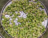 A picture of step 1 of Lima beans pulav (pavta bhat).