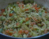 Foto del paso 5 de la receta: Zucchini, tomate y huevo con un toque especiado