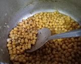 A picture of step 3 of Chana pulao.