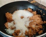 A picture of step 5 of Sooji Besan Halwa.