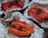 Foto del paso 2 de la receta: Conserva de morrones asados al ajo 🧄