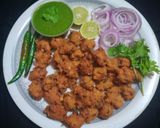 A picture of step 3 of Crispy moong dal pakoda.