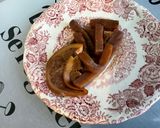 Une image de l'étape 8 de Gâteau aux prunes et fruits confits au rhum.