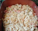 Foto del paso 3 de la receta: Tallarines de pollo con salsa rosa!