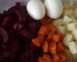 Foto del paso 2 de la receta: Ensalada Rusa Peruana con Pollo Frito a lo Carmelita