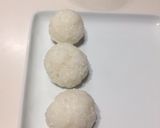 A picture of step 3 of Temari zushi(salmon).