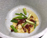 这样利用剩余食材，既配出了营养，又搭出了美味 ——- 韩式泡菜酱淋 火鸡丝· 芦笋片· 豆腐的食譜步驟3照片