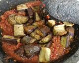 Foto langkah ke 5 dari resep Sambel Terong Penyet.