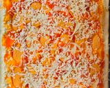 Foto langkah ke 3 dari resep Pizza kotak pinggiran pita isi Keju.