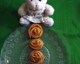 A picture of step 7 of Rose shaped Nimki.