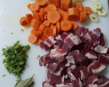 Foto del paso 1 de la receta: Carne estofada con vino tinto