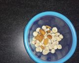 A picture of step 1 of Dry fruit kheer.