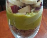 รูปขั้นตอนการทำที่ 1 ของ "กราโนล่ากับครีมกีวีอะโวคาโด" 🥑🥝🥜