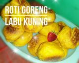 Foto langkah ke 5 dari resep Roti Goreng Labu Kuning.