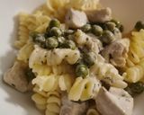 Zöldfűszeres, tejfölös csirke recept fázis 4 fotója
