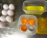 A picture of step 1 of Fried Soft Egg Yolk.